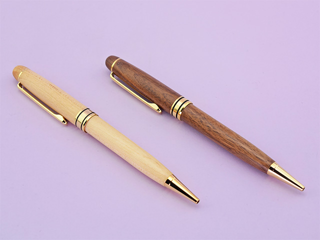 高級木製ボールペン　メープル＆ウォルナット
