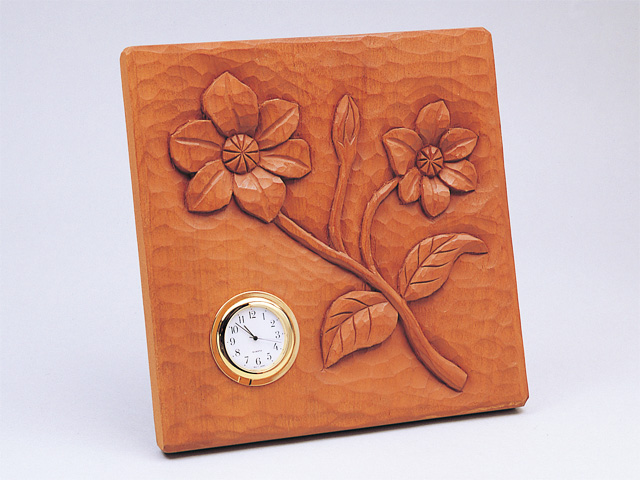 木彫マスコット時計　制作例